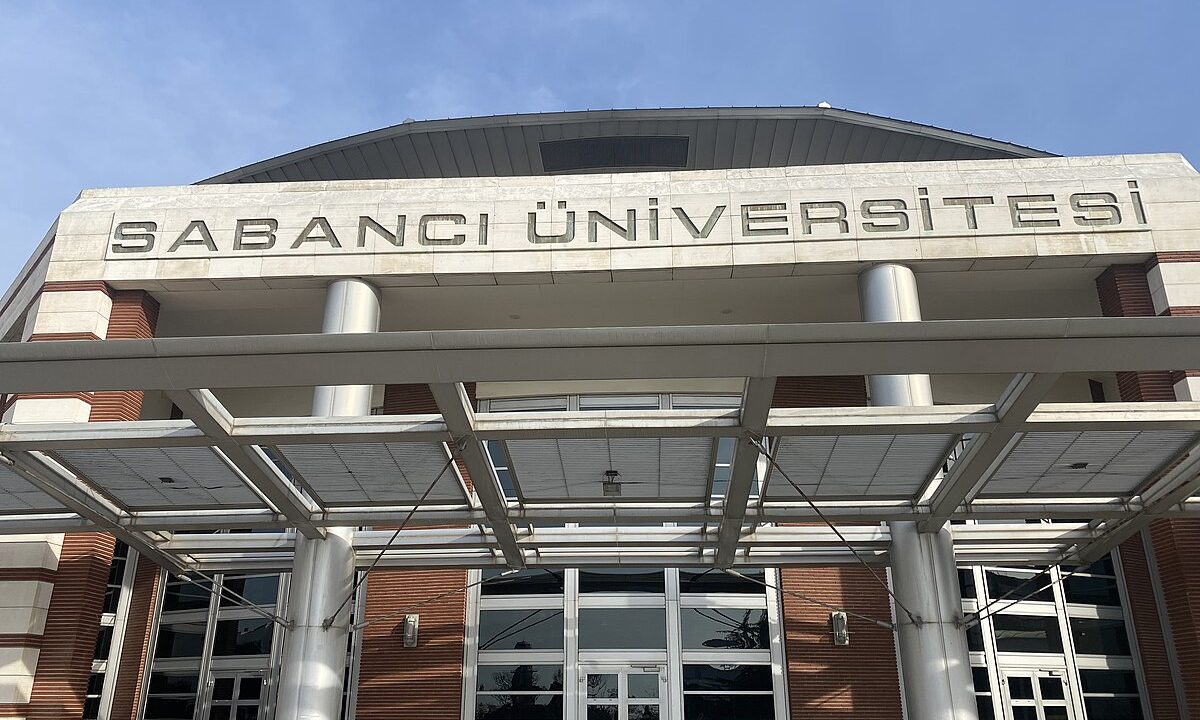 Sabancı_Üniversitesi_Giriş